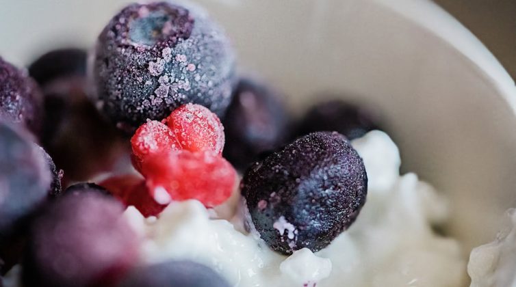 frozen-yogurt-%ce%bc%ce%b5-%ce%b2%ce%b1%cf%84%cf%8c%ce%bc%ce%bf%cf%85%cf%81%ce%b1-%ce%bc%cf%80%ce%bf%cf%81%ce%b5%ce%af%cf%84%ce%b5-%ce%bd%ce%b1-%cf%84%ce%bf-%cf%86%cf%84%ce%b9%ce%ac%ce%be%ce%b5%cf%840