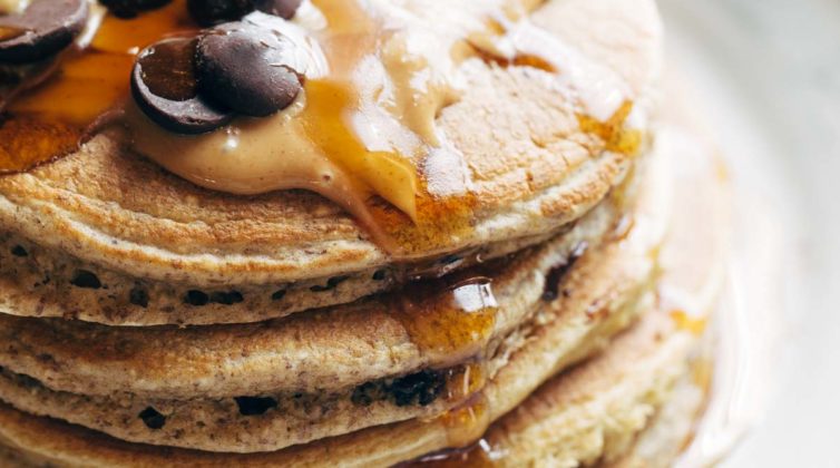 pancakes-%ce%bc%ce%b5-%cf%84%cf%81%ce%b9%ce%b1-%ce%bc%cf%8c%ce%bd%ce%bf-%cf%85%ce%bb%ce%b9%ce%ba%ce%ac-%cf%85%cf%80%ce%ac%cf%81%cf%87%ce%bf%cf%85%ce%bd-%ce%bd%ce%b1%ce%b9-%cf%85%cf%80%ce%ac%cf%810