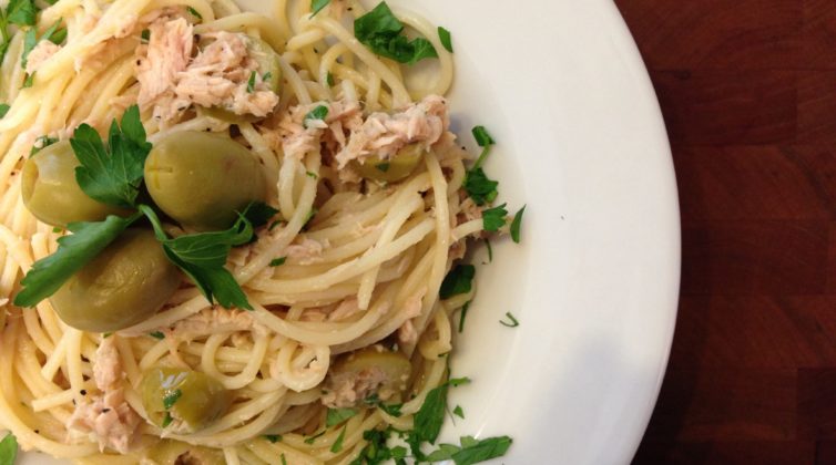 spaghetti-%ce%bfrecchiette-%ce%bc%ce%b5-%cf%80%cf%81%ce%ac%cf%83%ce%b9%ce%bd%ce%b5%cf%82-%ce%b5%ce%bb%ce%b9%ce%ad%cf%82-plus-%cf%80%cf%81%ce%ac%cf%83%ce%b9%ce%bd%ce%b5%cf%82-%ce%ae-%ce%bc%ce%b10