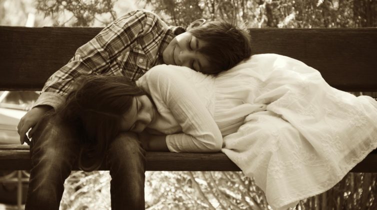 the-kiss-%ce%bc%ce%b9%ce%b1-%cf%80%ce%b1%cf%81%ce%ac%cf%83%cf%84%ce%b1%cf%83%ce%b7-%ce%b3%ce%b9%ce%b1-%cf%84%ce%bf%ce%bd-%ce%ad%cf%81%cf%89%cf%84%ce%b1%ce%b1%cf%80%cf%8c-%cf%840