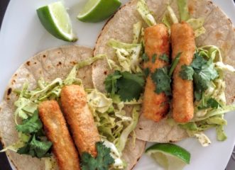 tacos-ψαριού-με-μαγιονέζα-και-μαρούλι-plus-ξέρ