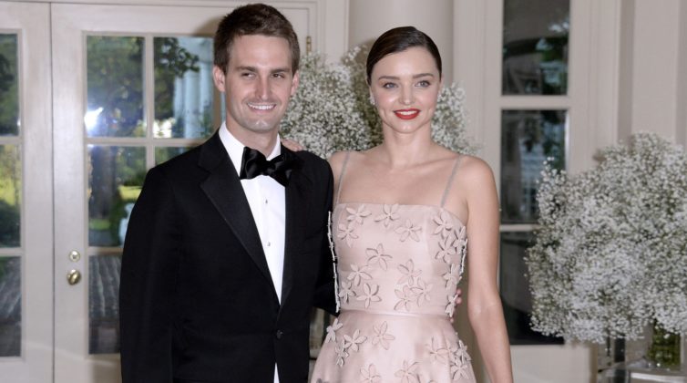 h-miranda-kerr-%cf%80%ce%b1%ce%bd%cf%84%cf%81%ce%b5%cf%8d%cf%84%ce%b7%ce%ba%ce%b5-%ce%be%ce%b1%ce%bd%ce%ac-%cf%84%ce%bf-%ce%bd%cf%85%cf%86%ce%b9%ce%ba%cf%8c-%cf%80%ce%bf%cf%85-%cf%86%cf%8c%cf%810