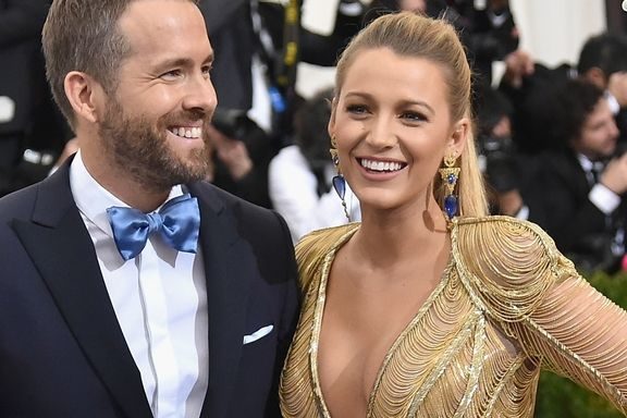 ο-ryan-reynolds-εύχεται-χρόνια-πολλά-στην-blake-lively-και-τ