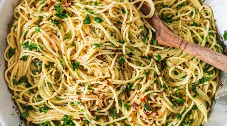 spaghetti-%ce%bc%ce%b5-%ce%bb%ce%ac%ce%b4%ce%b9-%cf%80%ce%b9%cf%80%ce%b5%cf%81%ce%b9%ce%ac-%ce%ba%ce%b1%ce%b9-%cf%83%ce%ba%cf%8c%cf%81%ce%b4%ce%bf-%cf%84%ce%bf-%cf%80%ce%b9%ce%bf-%ce%b5%cf%8d%ce%ba0