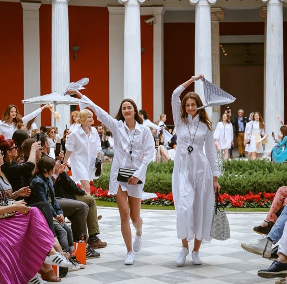 το-λαμπερό-fashion-show-της-folli-follie-για-τη-σεζόν-άνοιξη