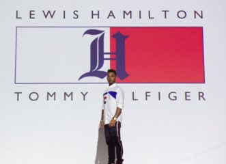 η-νέα-συλλογή-tommy-hilfiger-εμπνέεται-από-τον-lewis-hamilton-κ