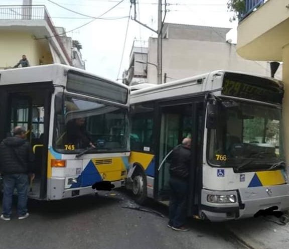 έκτακτο-σύγκρουση-λεωφορείων-στο-αιγ