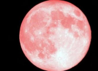 εικόνες-από-το-υπέροχο-ροζ-φεγγάρι-που