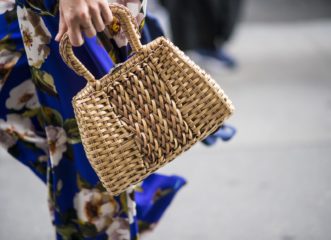 οι-ψάθινες-τσάντες-είναι-το-must-της-φετιν
