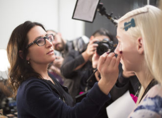 η-bobbi-brown-αποκαλύπτει-τα-μυστικά-για-να-έχει