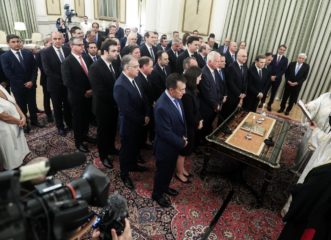 5-μόνο-οι-γυναίκες-στη-νέα-κυβέρνηση-μητ