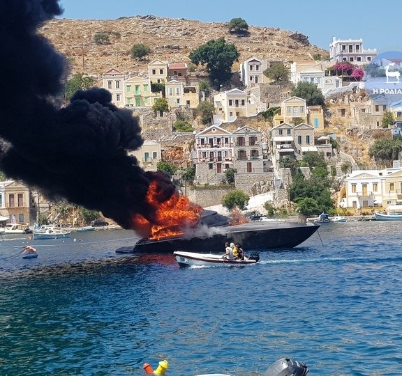 συμβαίνει-τώρα-στις-φλόγες-τυλίχτηκε