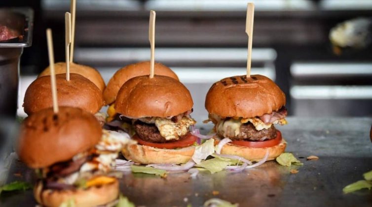 burger-fest-%ce%ba%ce%b5%cf%81%ce%b4%ce%af%cf%83%cf%84%ce%b5-5-%ce%b4%ce%b9%cf%80%ce%bb%ce%ad%cf%82-%cf%80%cf%81%ce%bf%cf%83%ce%ba%ce%bb%ce%ae%cf%83%ce%b5%ce%b9%cf%82-%ce%b3%ce%b9%ce%b1-%cf%84%ce%bf0