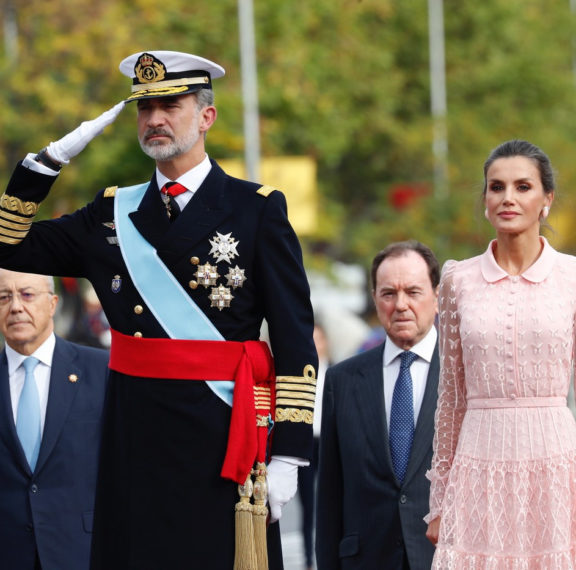η-βασίλισσα-λετίθια-φόρεσε-το-μεγάλο-trend