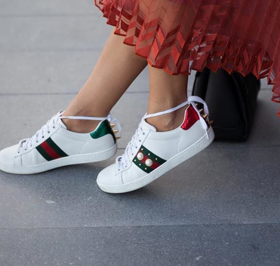 10-ζευγάρια-sneakers-που-είναι-ιδανικά-γι-αυτή