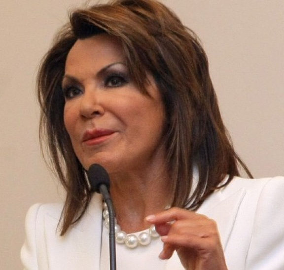 η-γιάννα-αγγελοπούλου-στην-πινακοθήκ