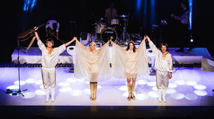 abba-mania-%cf%84%ce%bf-%ce%ba%ce%b1%ce%bb%cf%8d%cf%84%ce%b5%cf%81%ce%bf-musical-tribute-%cf%84%ce%bf%cf%85-west-end-%cf%83%cf%84%ce%b7%ce%bd-%ce%b1%ce%b8%ce%ae%ce%bd%ce%b10