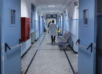 καλπάζει-η-γρίπη-στην-ελλάδα-8-θάνατοι