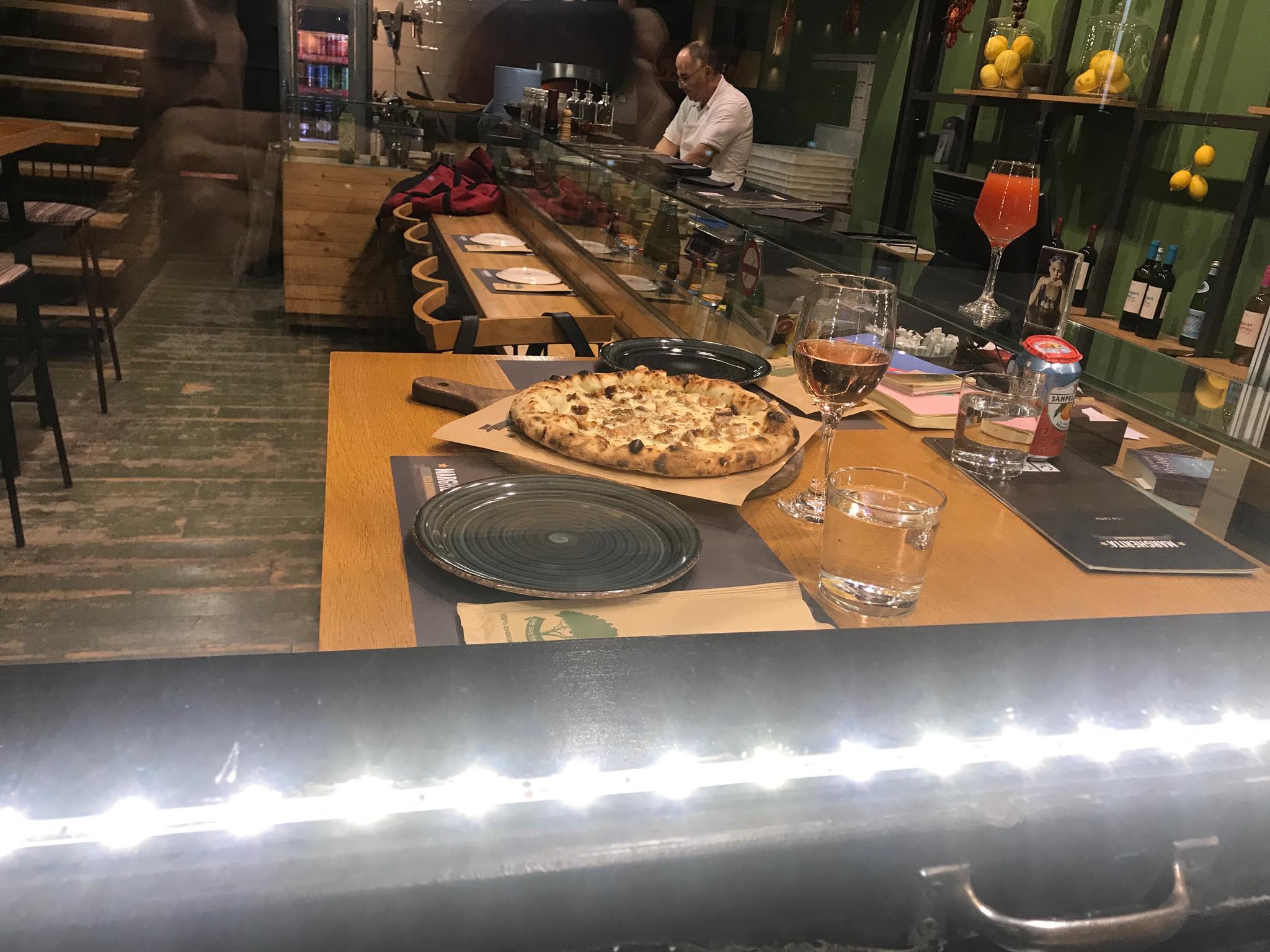 margherita-pizza-artigianale-h-%cf%80%ce%af%cf%84%cf%83%ce%b1-%ce%bc%ce%b5-%cf%84%ce%b7%ce%bd-%ce%b1%ce%bb%ce%b7%ce%b8%ce%b9%ce%bd%ce%ae-%ce%bc%ce%b5%cf%83%ce%bf%ce%b3%ce%b5%ce%b9%ce%b1%ce%ba%ce%ae0
