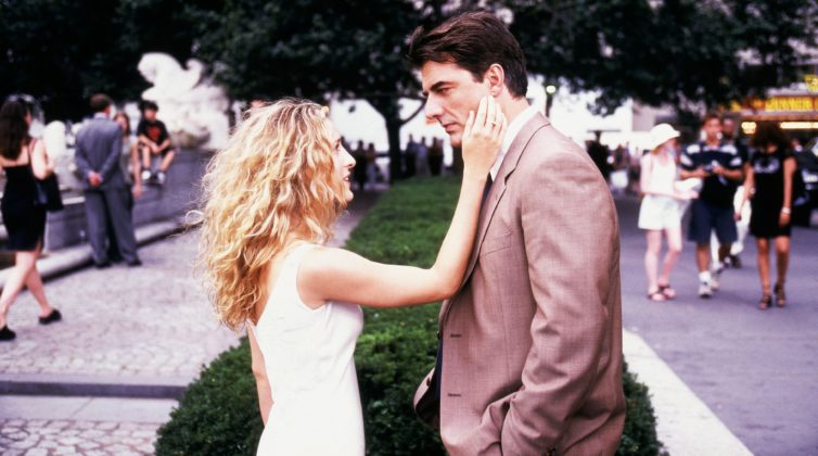 Sex and the City: Κάρι και Mr. Big ξανά μαζί μετά από χρόνια - Πανικός με τις πρώτες φωτογραφίες τους