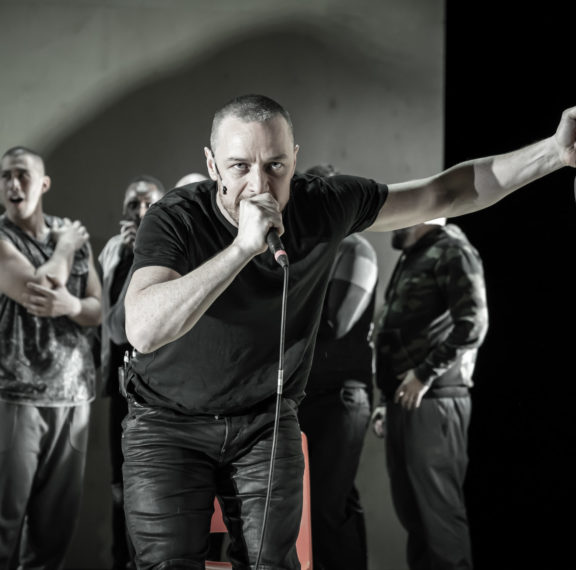o-james-mcavoy-γίνεται-συρανό-ντε-μπερζεράκ-στο-μέ