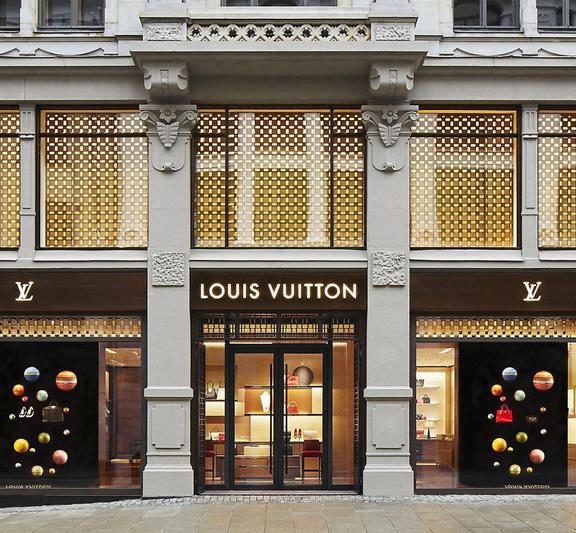 κοροναϊός-ο-οίκος-louis-vuitton-ξεκινά-την-παραγω
