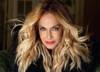 η-άννα-βίσση-σε-μία-μεγάλη-live-streaming-συναυλία
