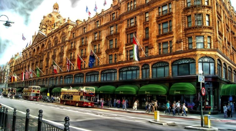 t%ce%b1-%cf%85%cf%80%ce%b5%cf%81%cf%80%ce%bf%ce%bb%cf%85%cf%84%ce%b5%ce%bb%ce%ae-harrods-%ce%b1%ce%bd%ce%bf%ce%af%ce%b3%ce%bf%cf%85%ce%bd-outlet-%cf%84%ce%b9-%cf%83%ce%ba%ce%bf%cf%80%ce%b5%cf%8d0