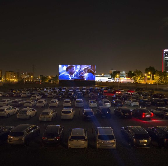 το-drive-in-cinema-επιστρέφει-στην-αθήνα-μετά-από-δ