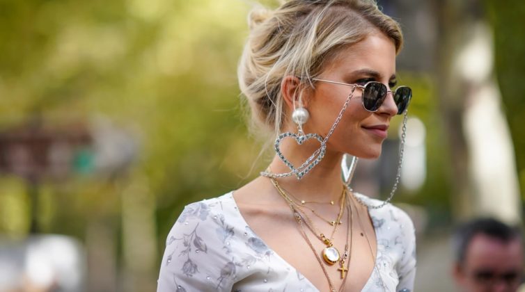 layered-jewelry-%cf%80%cf%8e%cf%82-%ce%bd%ce%b1-%cf%86%ce%bf%cf%81%ce%ad%cf%83%ce%b5%ce%b9%cf%82-%cf%80%ce%bf%ce%bb%ce%bb%ce%ac-%ce%ba%ce%bf%cf%83%ce%bc%ce%ae%ce%bc%ce%b1%cf%84%ce%b1-%ce%bc%ce%b10