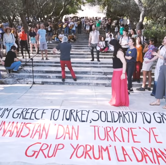 το-συγκινητικό-μήνυμα-των-supportartworkers-στους-άγ