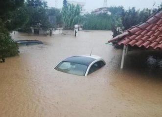 εντοπίστηκε-ζωντανή-και-διασώθηκε-μί