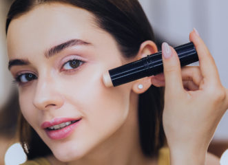 τα-7-καλύτερα-concealers-για-να-κρύψεις-από-ακμή-μ