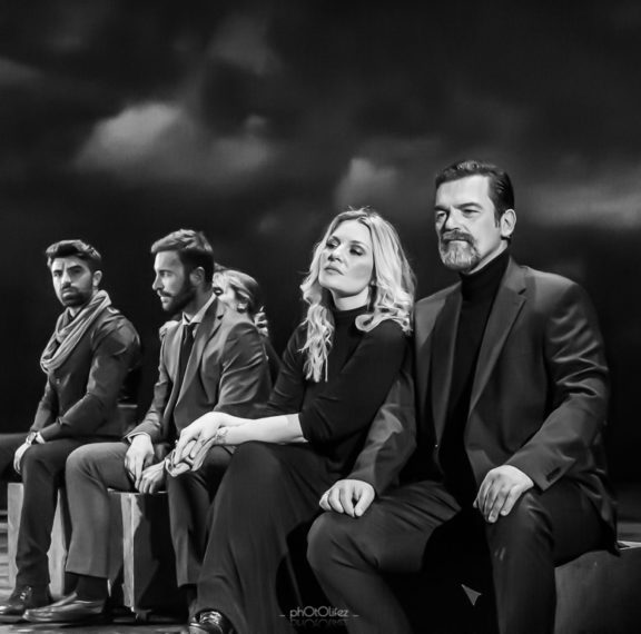 η-όμορφη-πόλη-του-μίκη-θεοδωράκη-έρχ