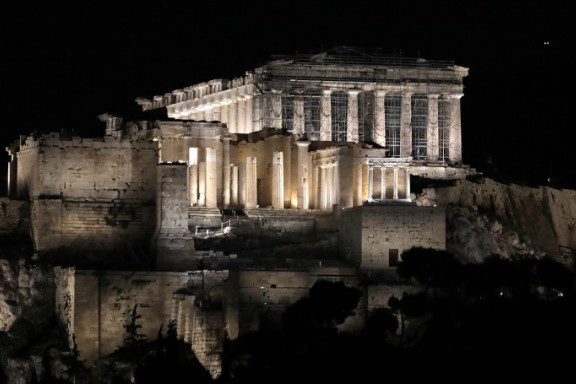 η-ακρόπολη-απόψε-έλαμψε-ξανά-αναδεικν