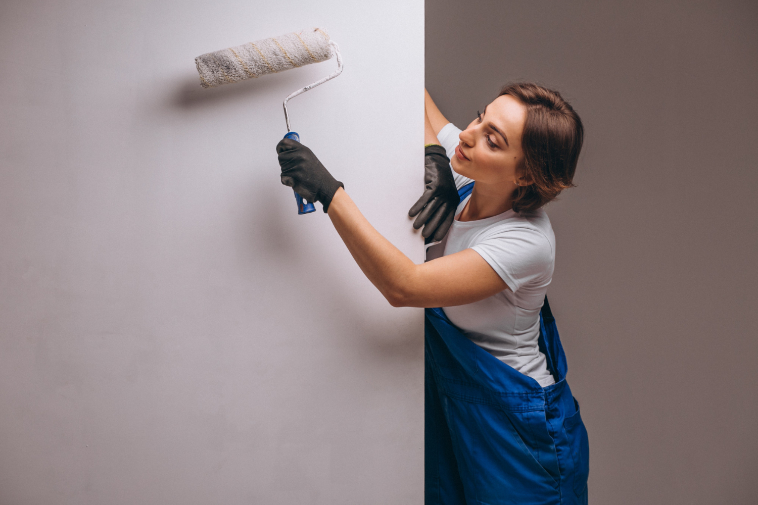 5 λάθη στο βάψιμο του σπιτιού που κάνουν τους τοίχους να φαίνονται βρώμικοι
