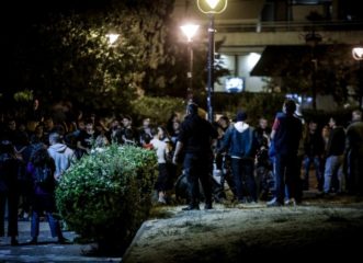 τρελό-πάρτι-στην-ασκληπιού-χθες-βράδυ