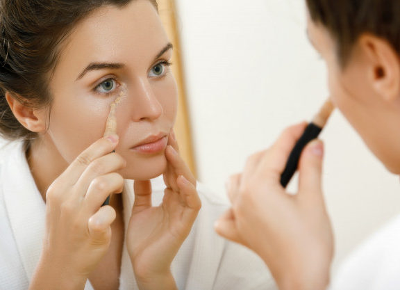 beauty-tip-ποιο-κονσίλερ-να-επιλέξω-ένα-τόνο-π