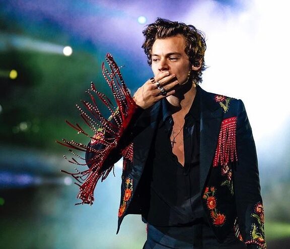 harry-styles-ο-26χρονος-που-έσπασε-τα-στερεότυπα-τ