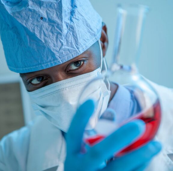 στα-μαχαίρια-astrazeneca-και-κομισιόν-για-τα-ε