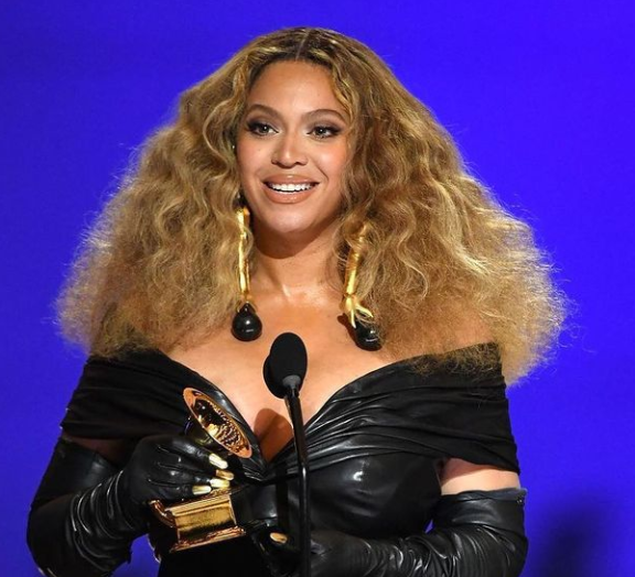 grammys-2021-η-σαρωτική-μπιγιονσέ-και-οι-μεγάλοι