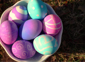 8-απίθανοι-τρόποι-για-να-βάψετε-τα-αυγά