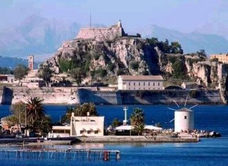 κέρκυρα-θανάσιμη-πτώση-γυναίκας-δίπλ