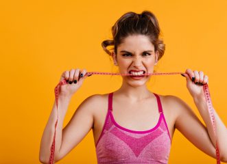 "Ο θυμός της δίαιτας": Γιατί έχουμε νεύρα όταν προσπαθούμε να χάσουμε βάρος;