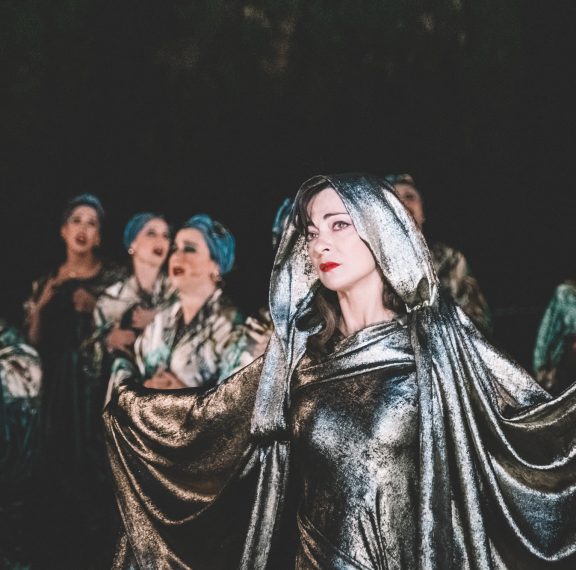 η-έμιλυ-κολιανδρή-είναι-η-ελένη-του