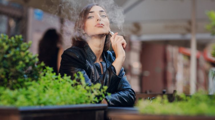 Θερμαινόμενος καπνός: Η εναλλακτική λύση που μειώνει δυνητικά τον κίνδυνο για τους καπνιστές