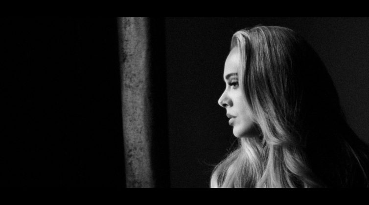 Adele: Σήμερα κυκλοφόρησε το νέο της τραγούδι έπειτα από έξι χρόνια