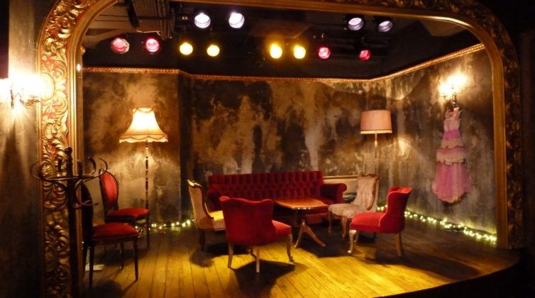 Στο Faust Bar-Theatre-Arts θα βρεις τις διαφορετικές μουσικές προτάσεις που ψάχνεις