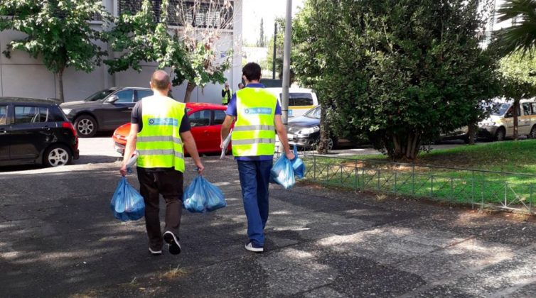 Οι street workers του Δήμου Αθηναίων είναι οι «φύλακες-άγγελοι» για τους άστεγους της πόλης!