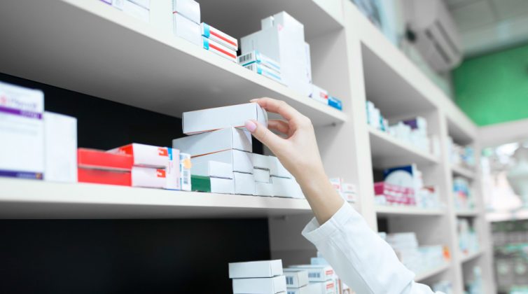 «Αδιάθετα στα ψυγεία των φαρμακείων παραμένουν τα αντιγριπικά εμβόλια»
